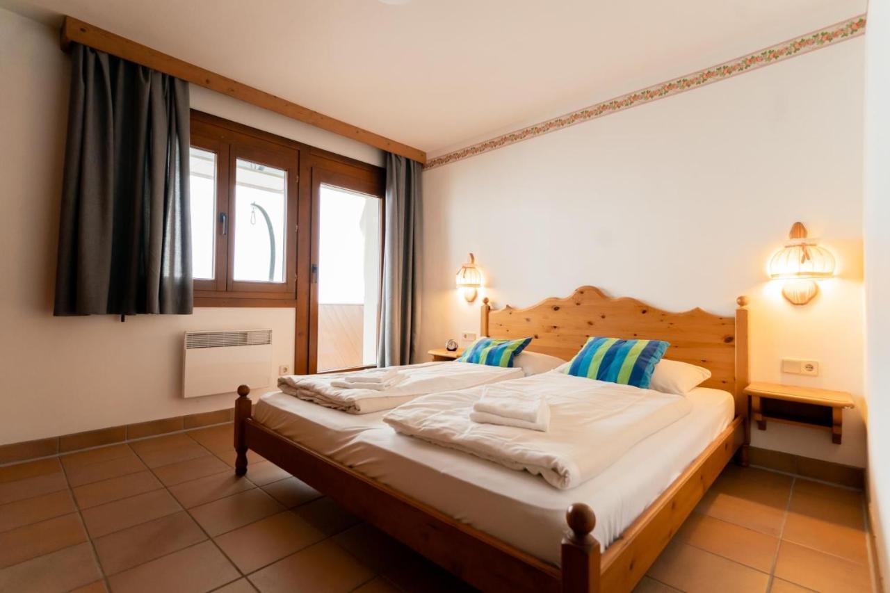 Apartment Weitblick - Almresort Gerlitzen Treffen Exterior foto